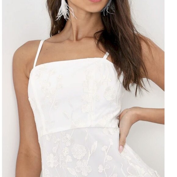 Lulu's Glamour Garden White 3D Floral Embroidered Midi Dress Size Tag Missing - Picture 8 of 12